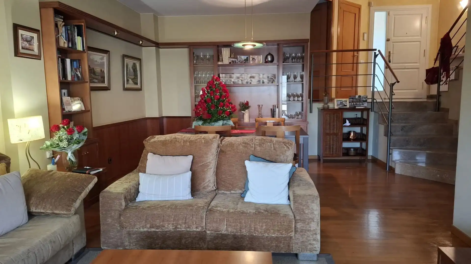 Sala de estar de Casa adosada en venta en Vallirana con Aire acondicionado, Calefacción y Terraza