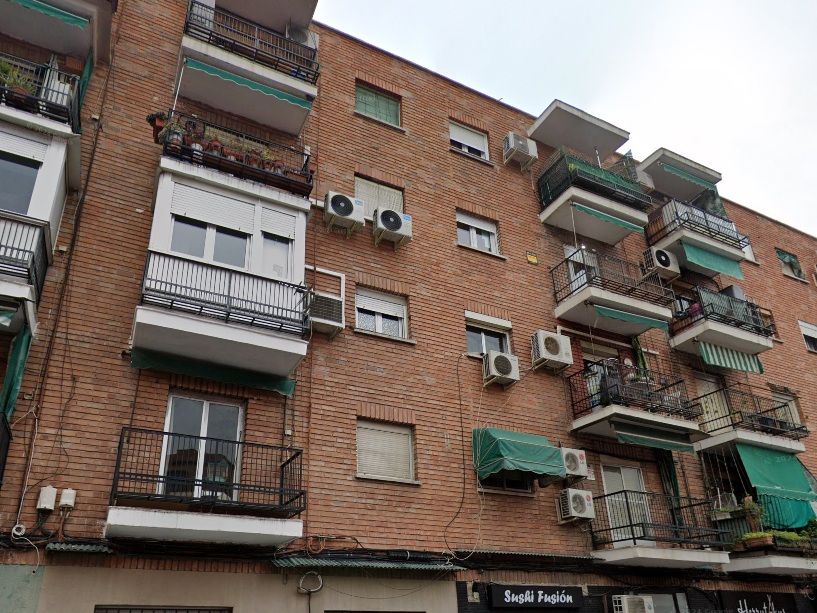 Vista exterior de Piso en venta en  Madrid Capital