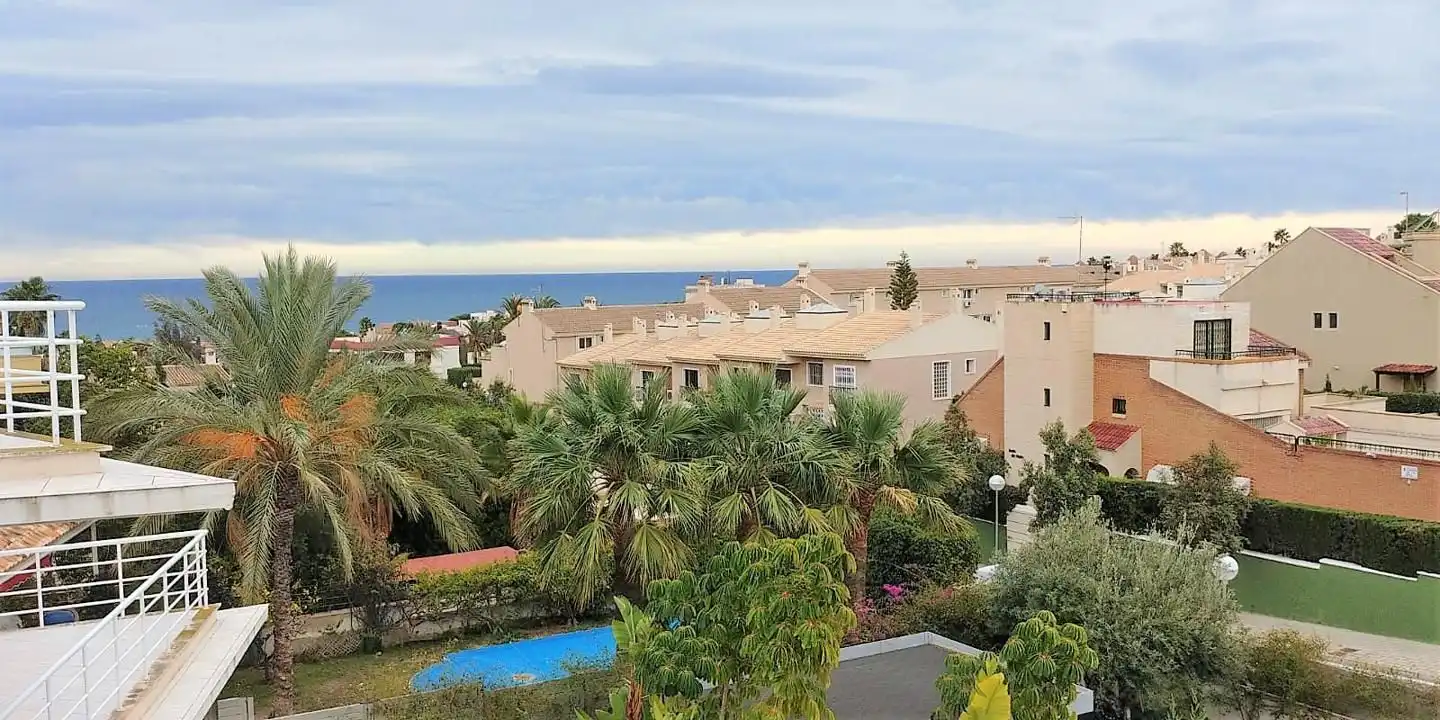 Casa con terraza en venta en Playa de San Juan - El Cabo de las Huertas, imagen 2