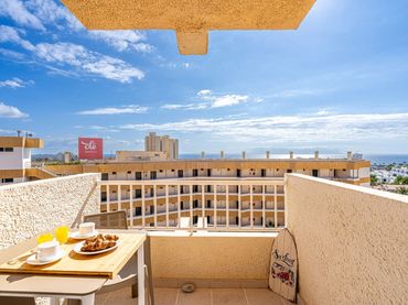 Apartamento con piscina en alquiler en V Centenario 3