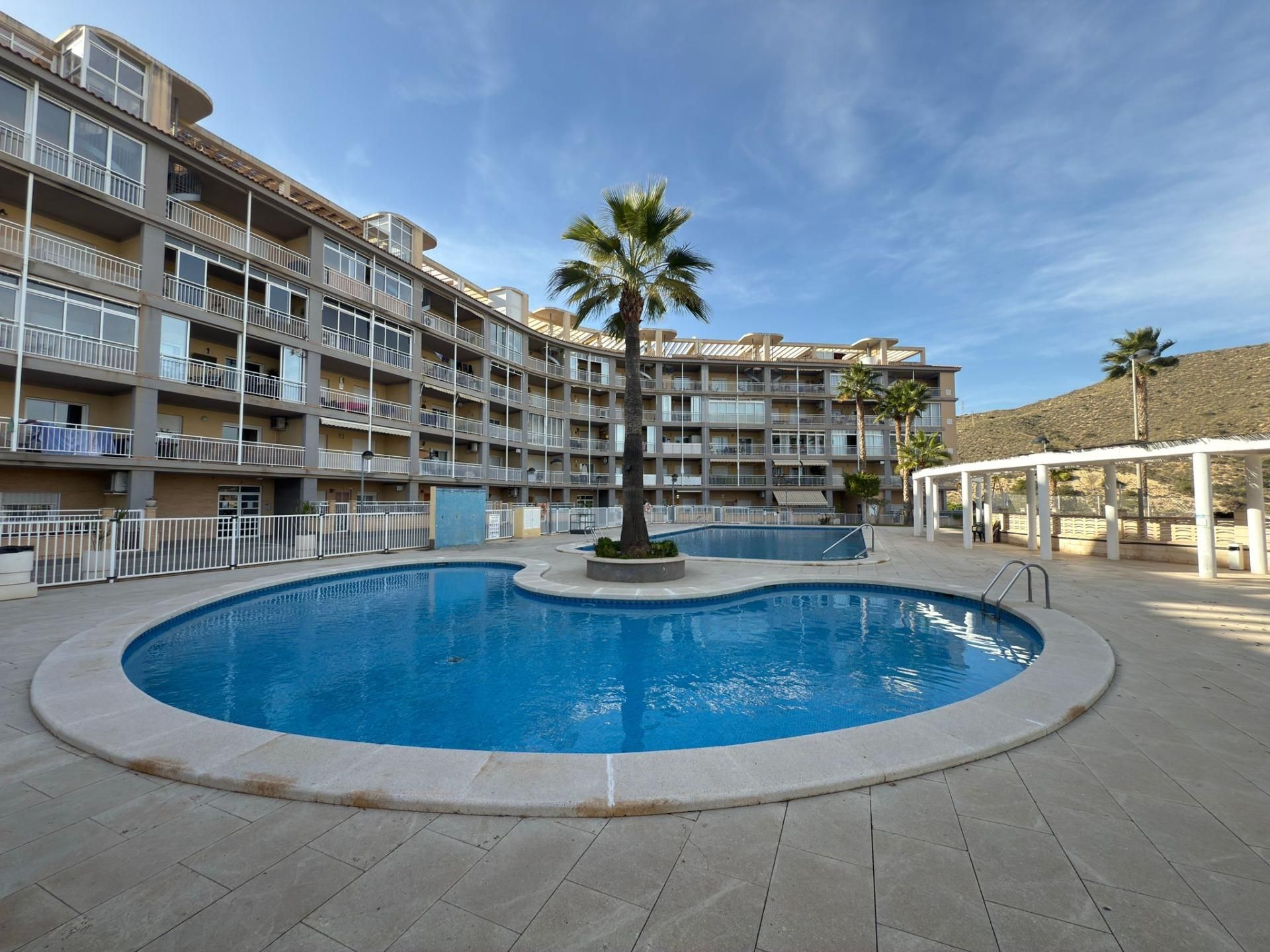 Piscina de Apartament en venda en El Campello amb Aire condicionat, Jardí privat i Terrassa