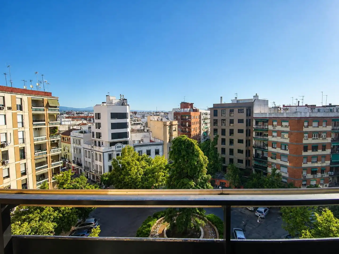 Piso con ascensor en venta en DAMASCO 2, imagen 2