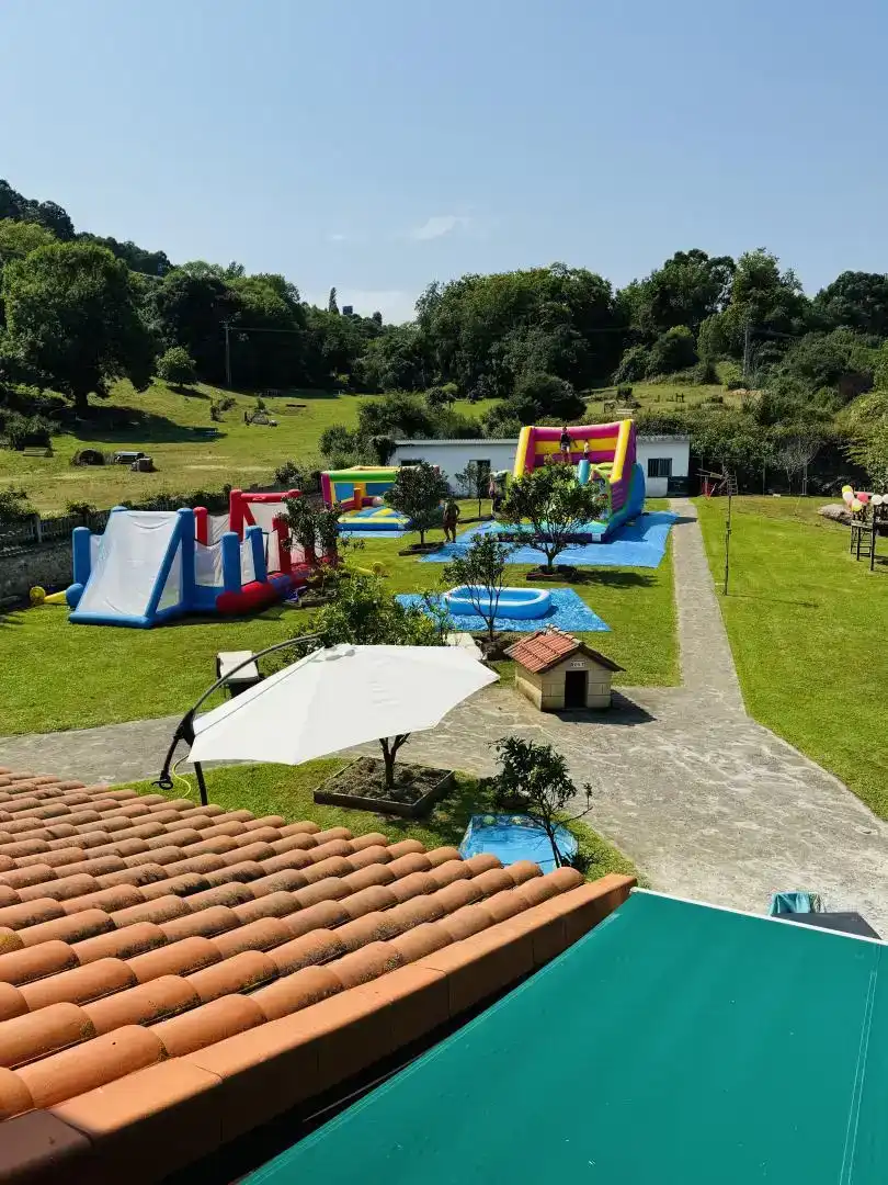 Piscina de Casa o chalet en venta en Castro-Urdiales con Balcón