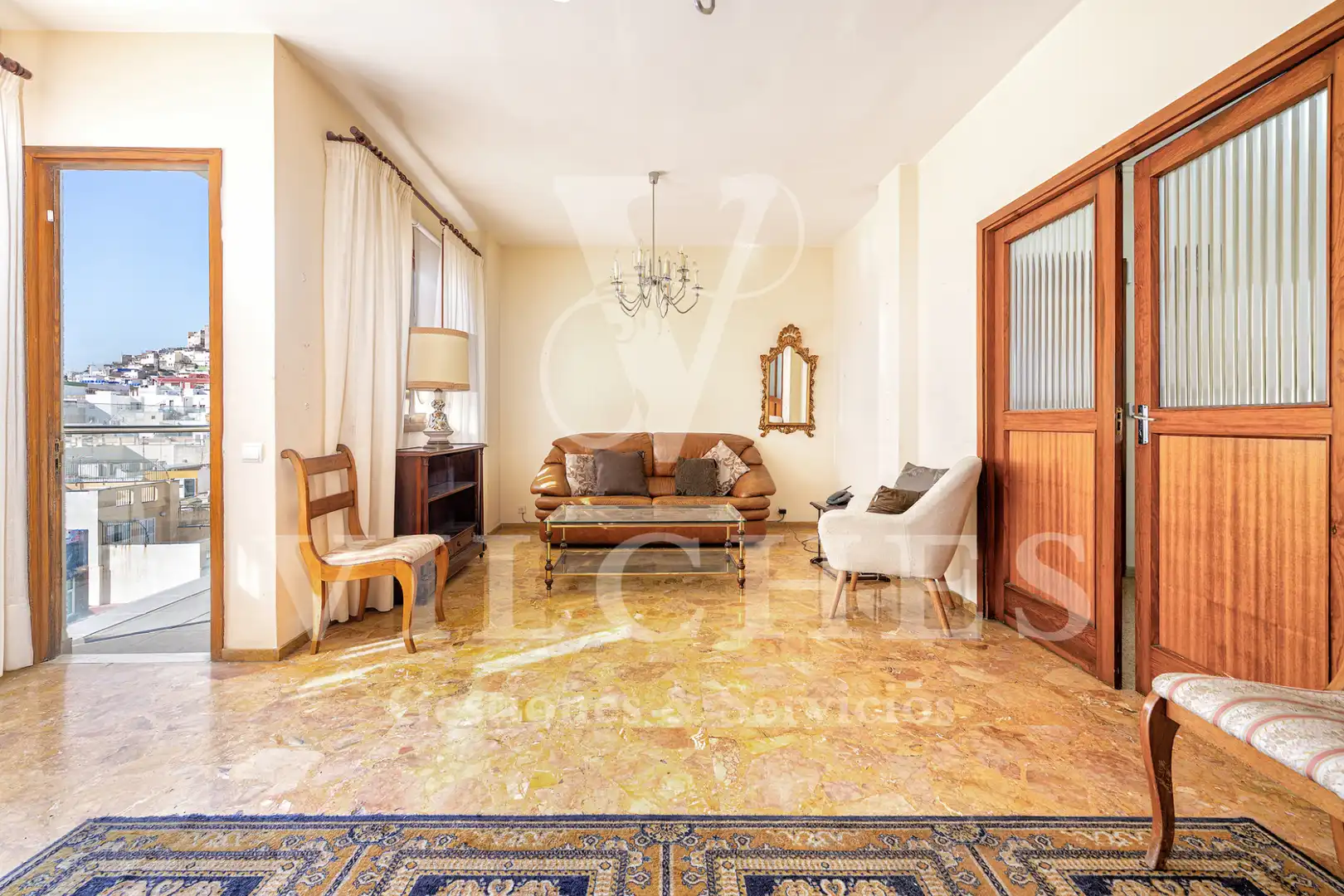Sala d'estar de Pis en venda en Las Palmas de Gran Canaria amb Forn i Balcó