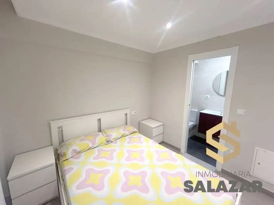 Habitación de Apartamento de alquiler en Bilbao  con Calefacción y Balcón