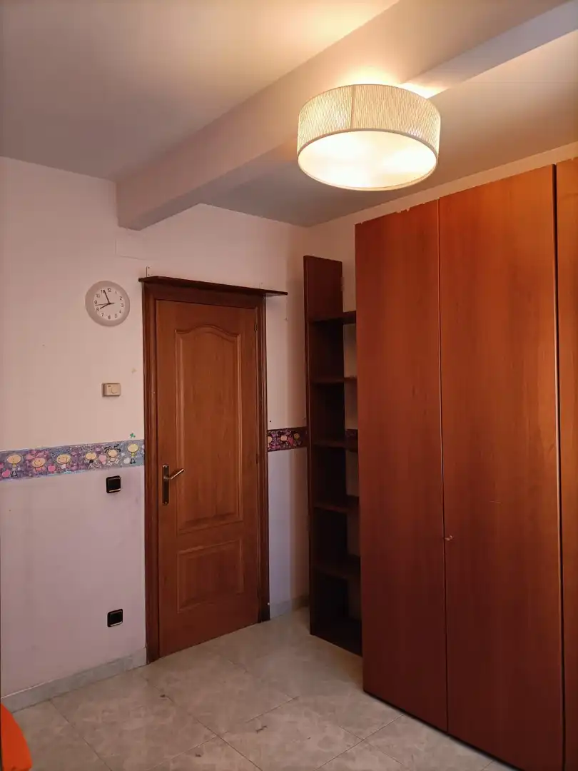 Habitación de Dúplex en venta en Pineda de Mar con Calefacción, Terraza y Amueblado