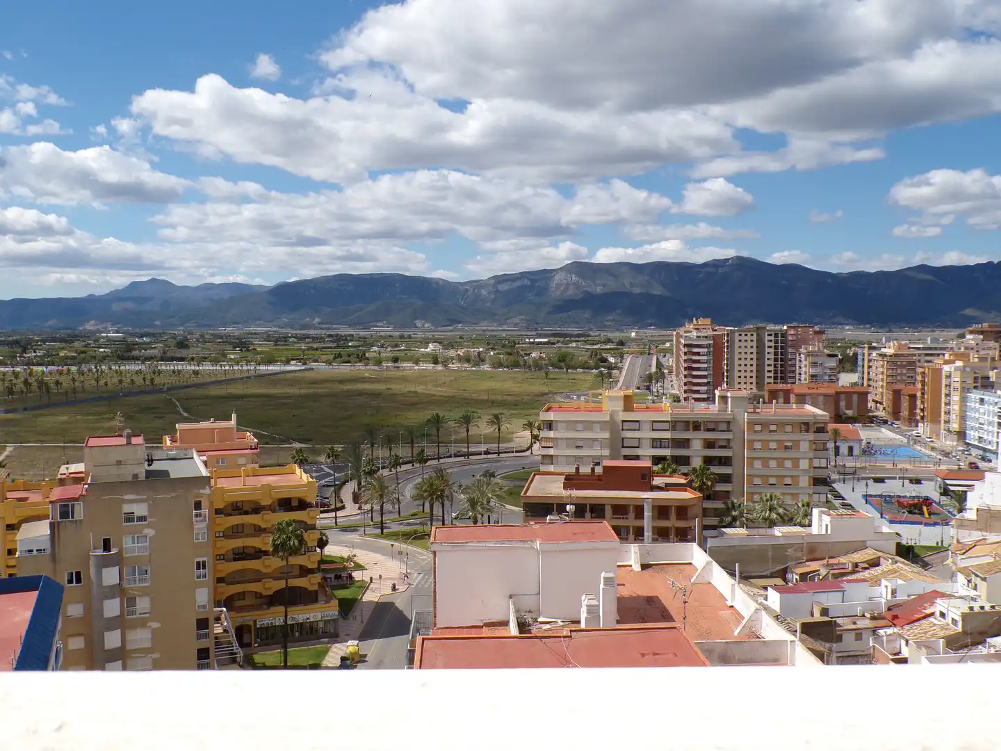 Außenansicht von Wohnungen zum Verkauf in Cullera mit Terrasse, Möbliert und Ofen