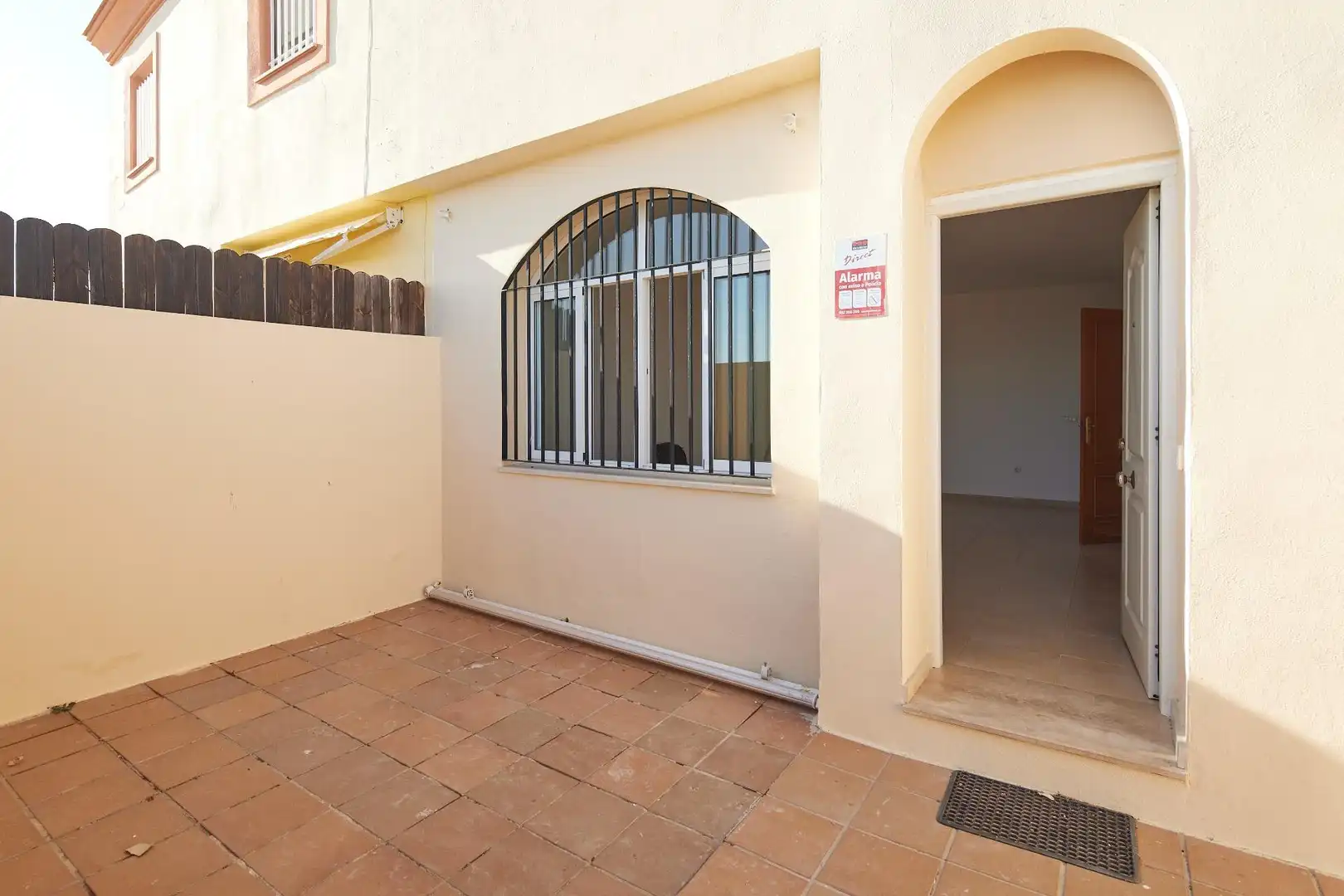 Casa adosada en venta en Medina Sidonia con Terraza, Balcón y Alarma