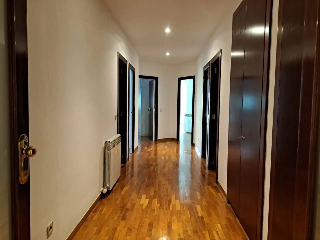 Wohnung zur Miete in Calle Republica, Centre