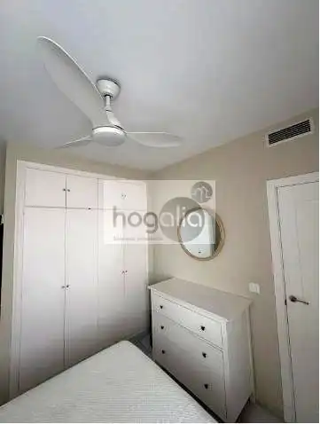 Habitación de Piso de alquiler en Sevilla con Aire acondicionado, Terraza y Amueblado