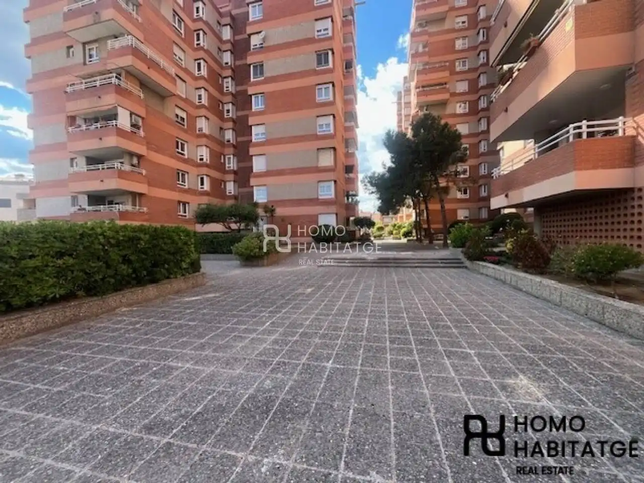 Vista exterior de Piso en venta en Sabadell con Calefacción y Balcón