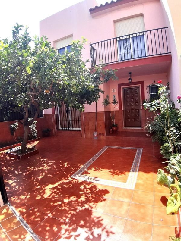 Exterior view of Single-family semi-detached for sale in Fuengirola  with Air Conditioner, Heating and Terrace