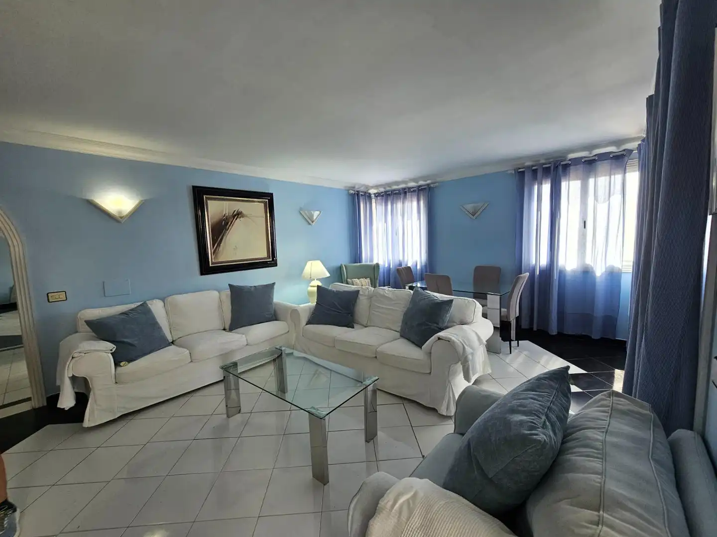 Sala d'estar de Pis de lloguer en Telde amb Piscina comunitària