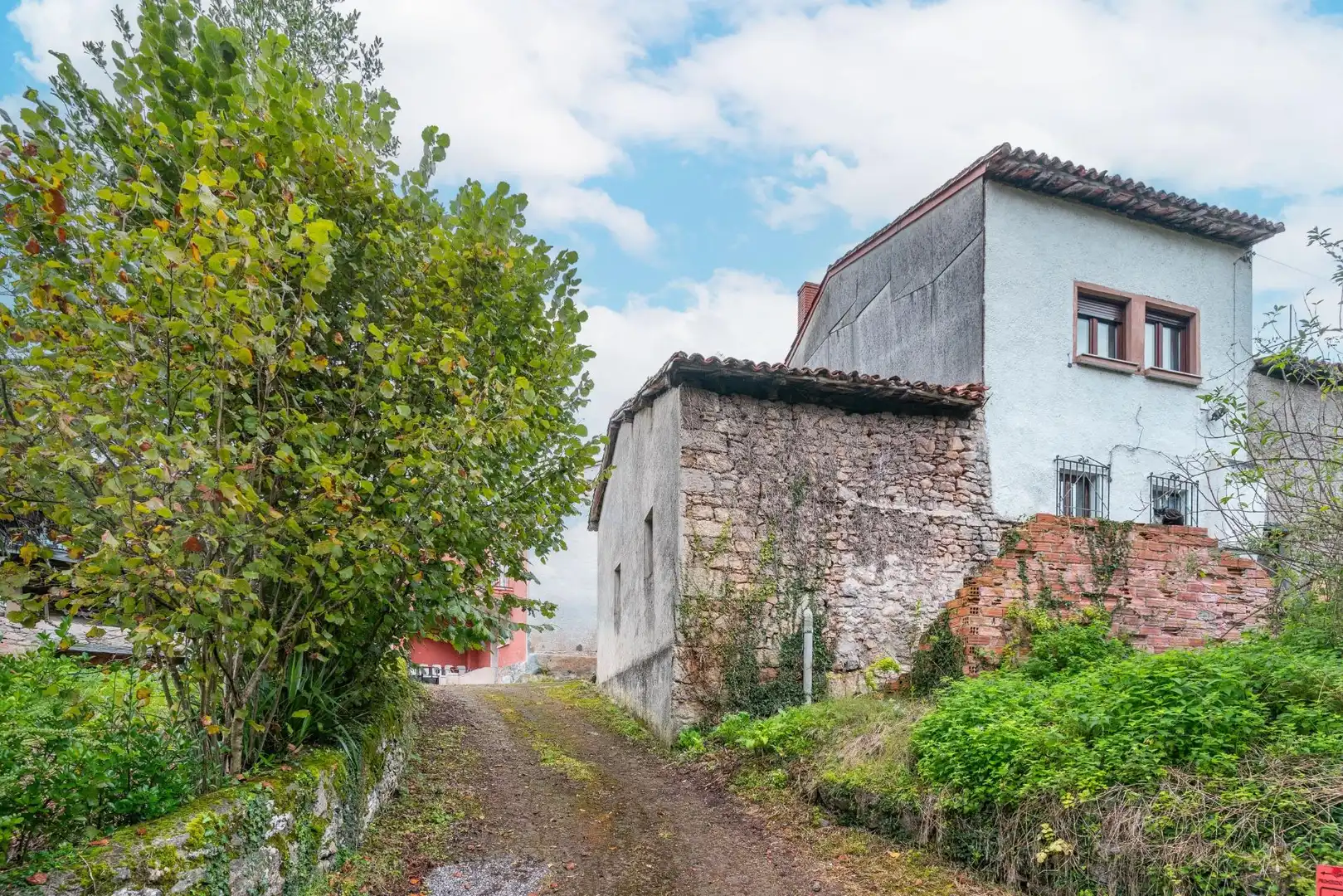 Vista exterior de Casa o xalet en venda en Siero amb Calefacció, Jardí privat i Terrassa