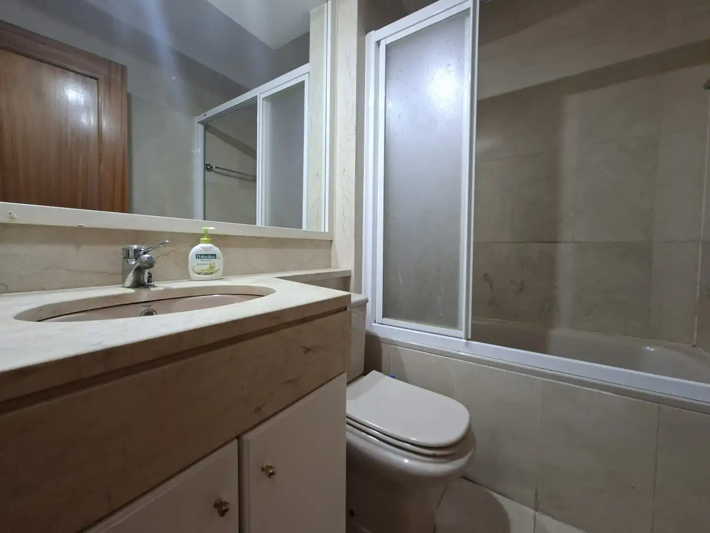 Bathroom of Flat for sale in Badalona  with Air Conditioner, Heating and Terrace