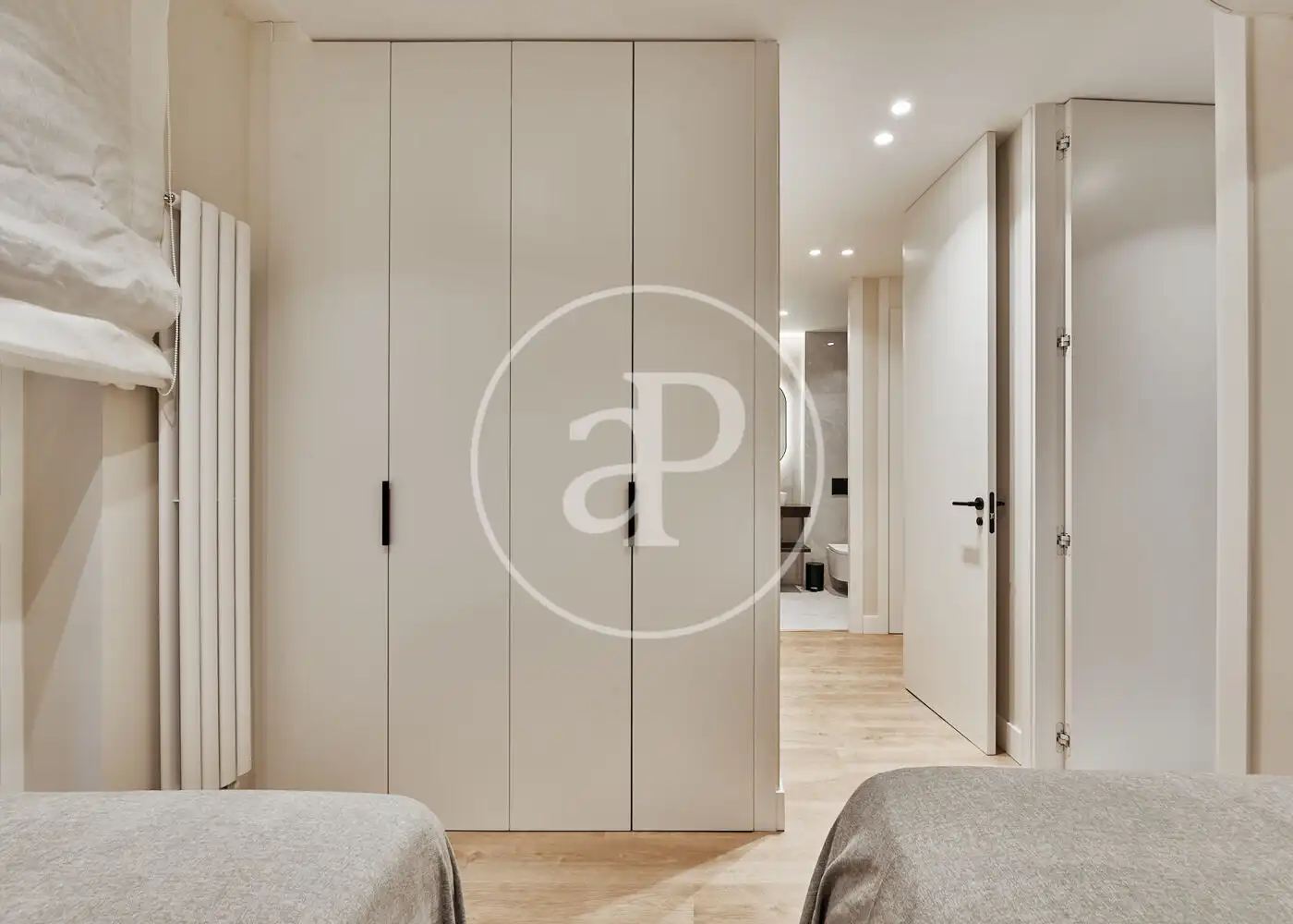 Bedroom of Flat for sale in Madrid  with Air Conditioner, Heating and Furnished