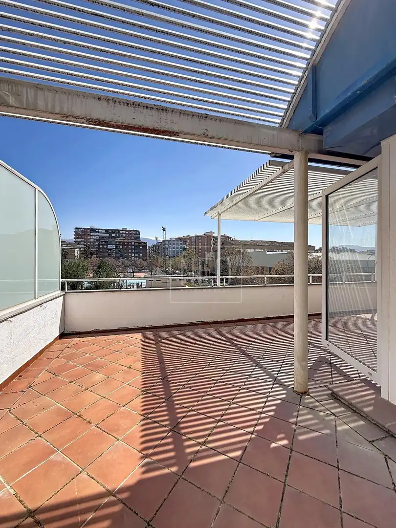 Terrasse von Einfamilien-Reihenhaus zum Verkauf in Granada mit Klimaanlage, Privatgarten und Terrasse