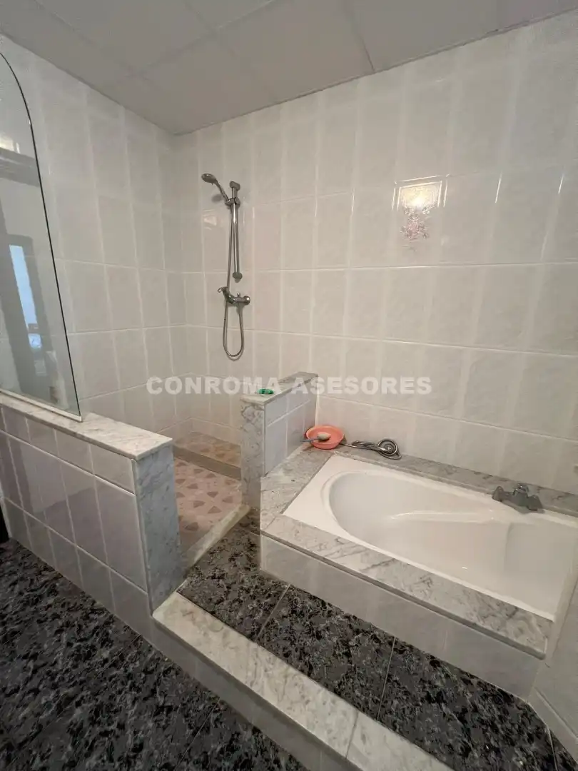 Baño de Casa o chalet en venta en Riudarenes con Jardín privado, Terraza y Balcón