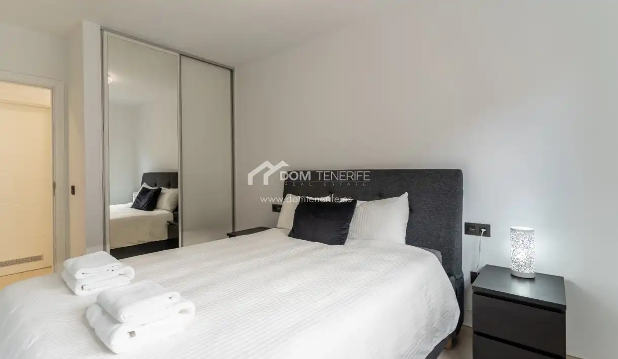 Habitación de Piso en venta en Adeje con Terraza, Trastero y Piscina