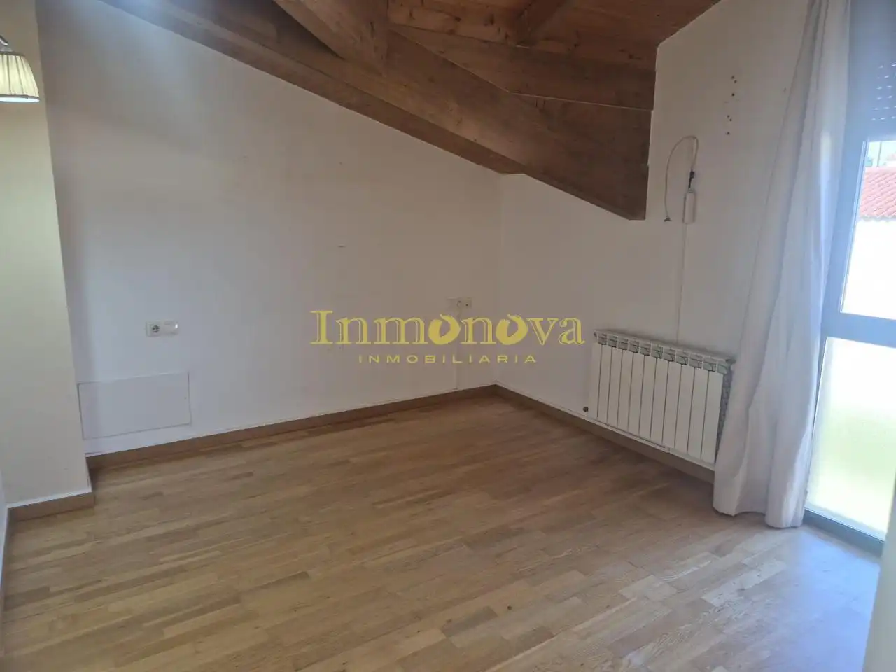 Sala d'estar de Casa adosada en venda en A Merca   amb Calefacció, Jardí privat i Terrassa