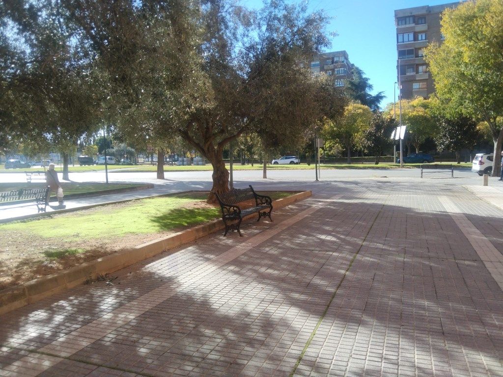 Vista exterior de Local en venda en Badajoz Capital