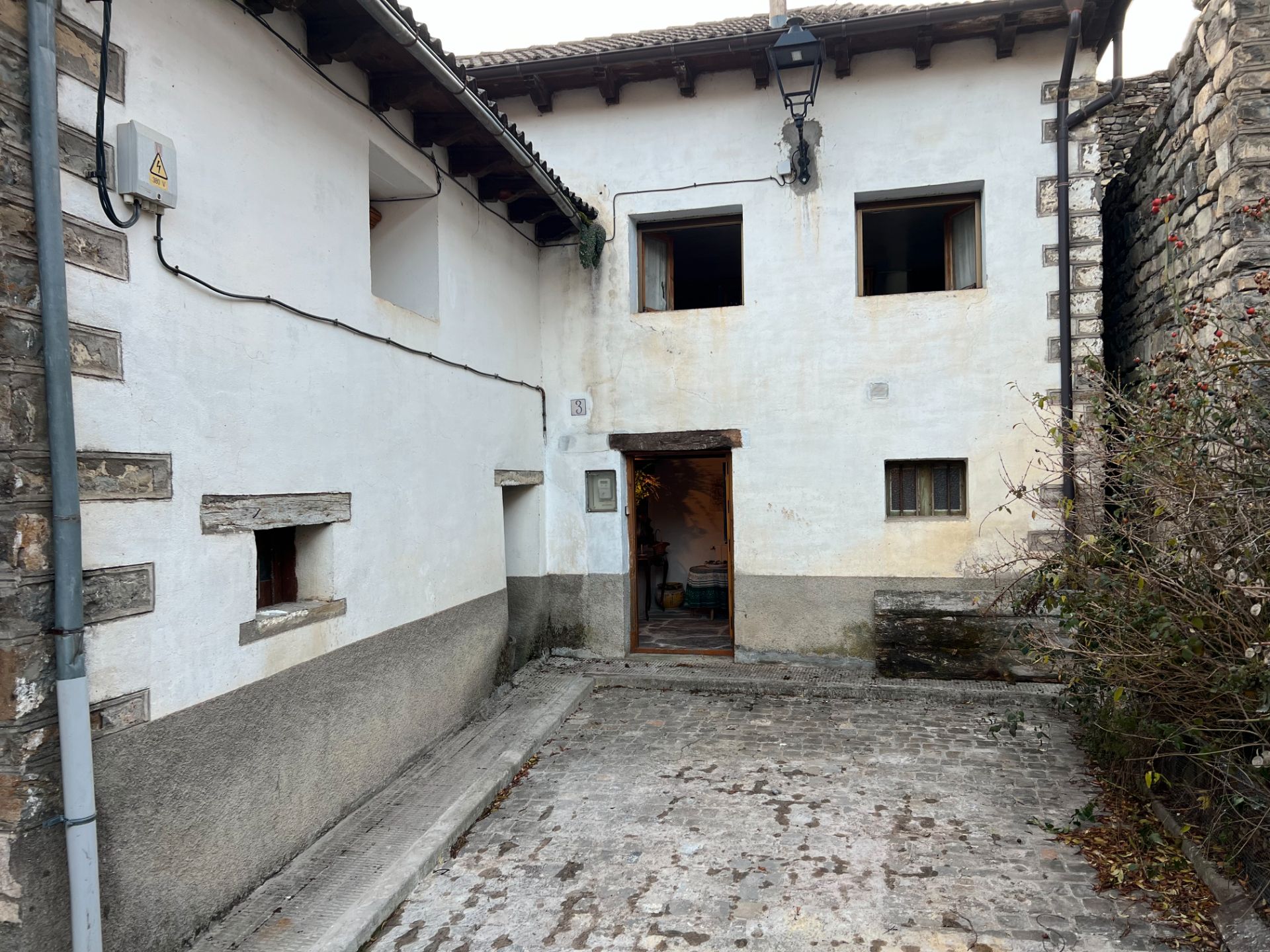 Exterior view of Country house for sale in Borau