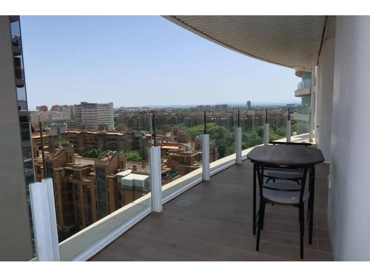 Terrasse von Wohnung zur Miete in Valencia mit Klimaanlage, Parkett und Balkon