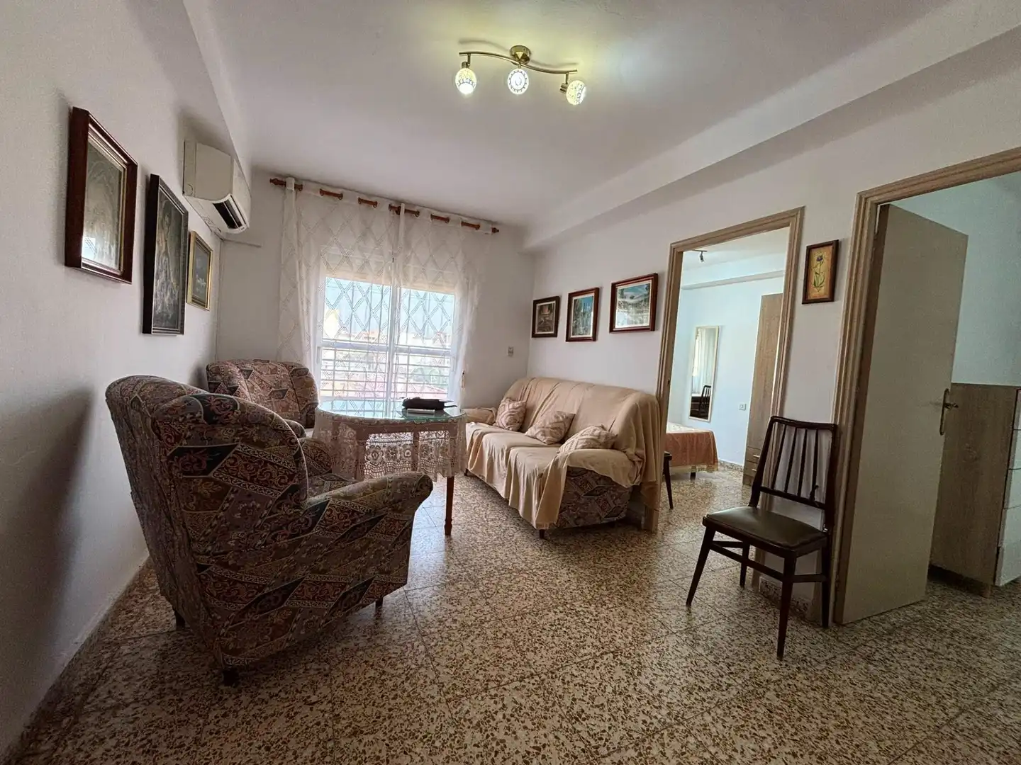 Sala d'estar de Pis en venda en Almería amb Aire condicionat, Terrassa i Moblat