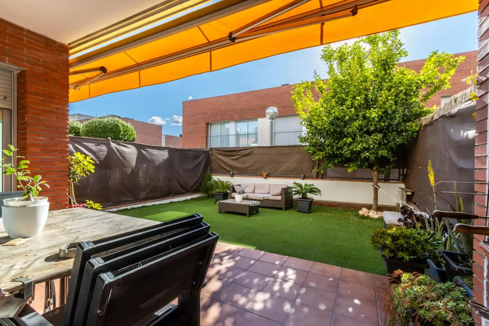 Terraza de Casa adosada en venta en Castellar del Vallès con Calefacción, Jardín privado y Terraza