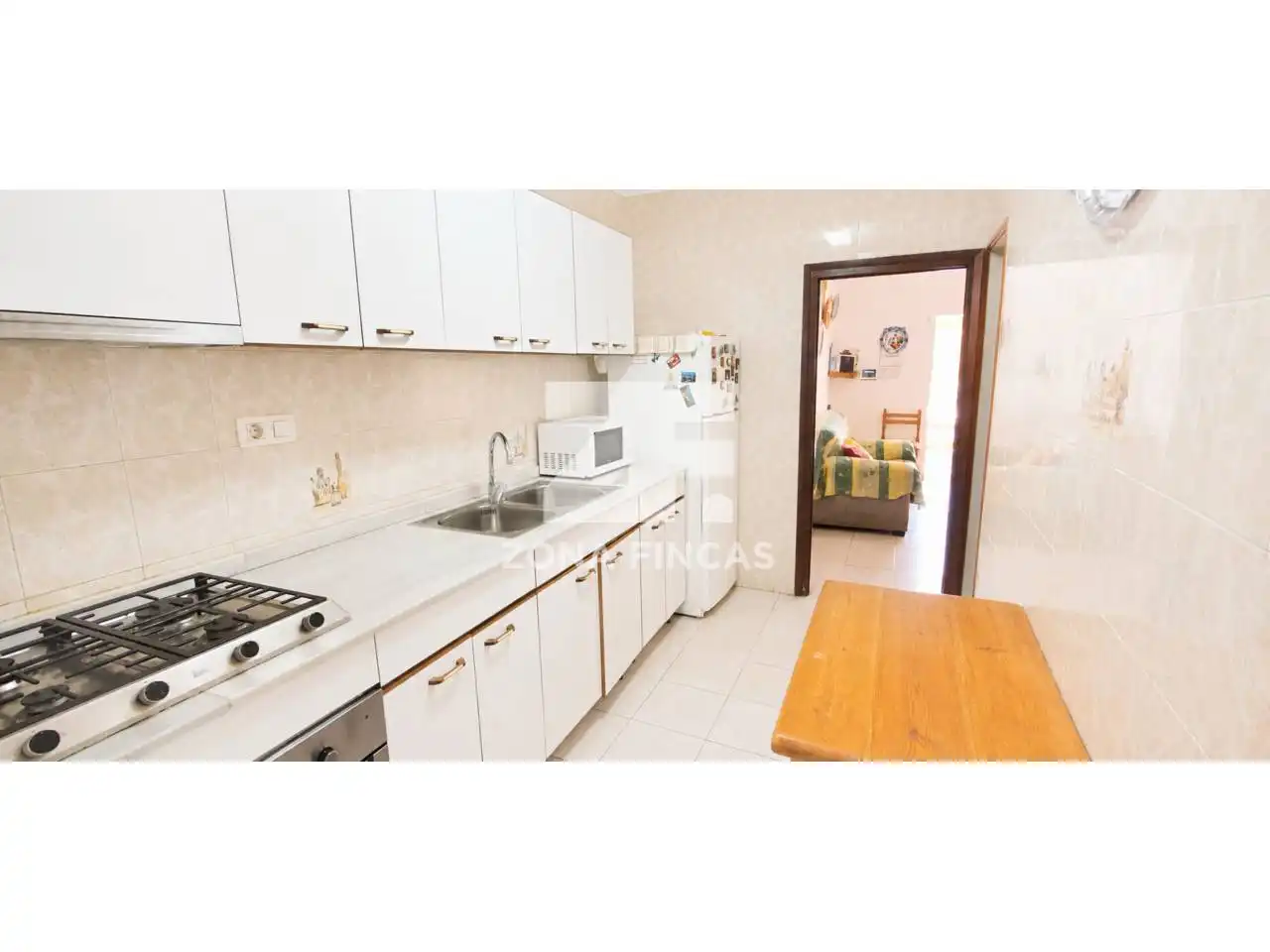 Cuina de Casa o xalet en venda en Santa Coloma de Gramenet amb Terrassa