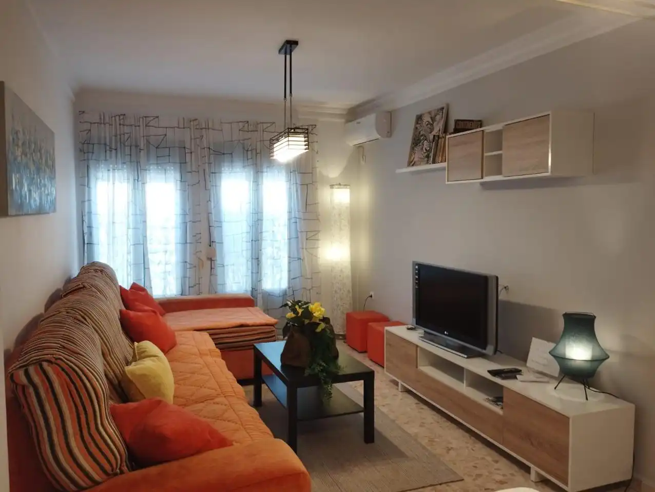 Sala d'estar de Planta baixa en venda en Sanlúcar de Barrameda amb Aire condicionat i Moblat