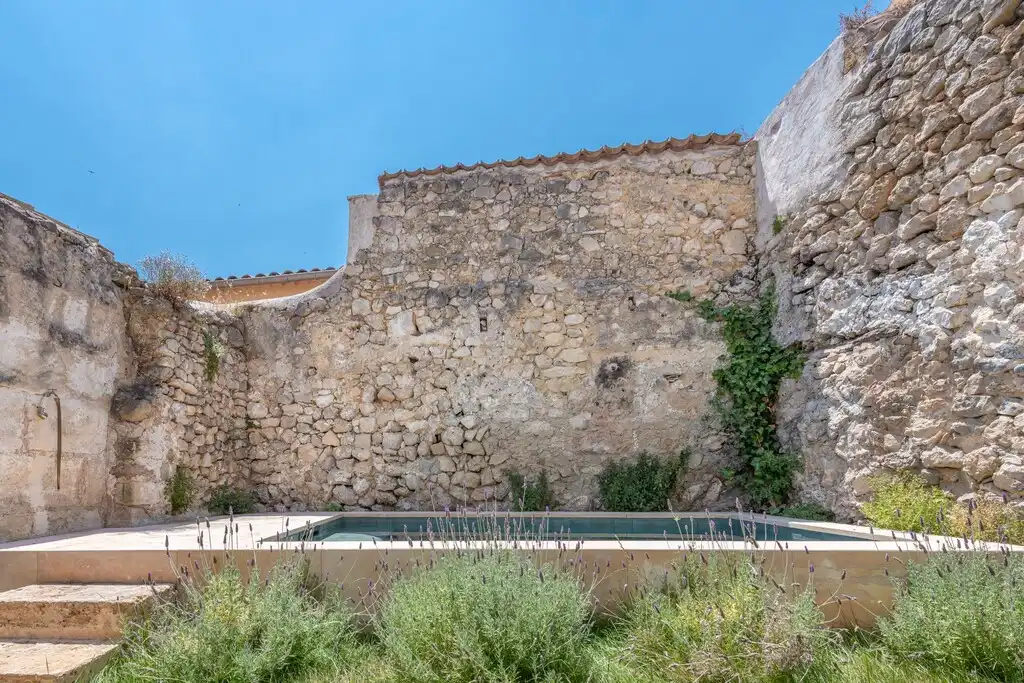 Piscina de Finca rústica en venta en Selva con Aire acondicionado, Calefacción y Jardín privado