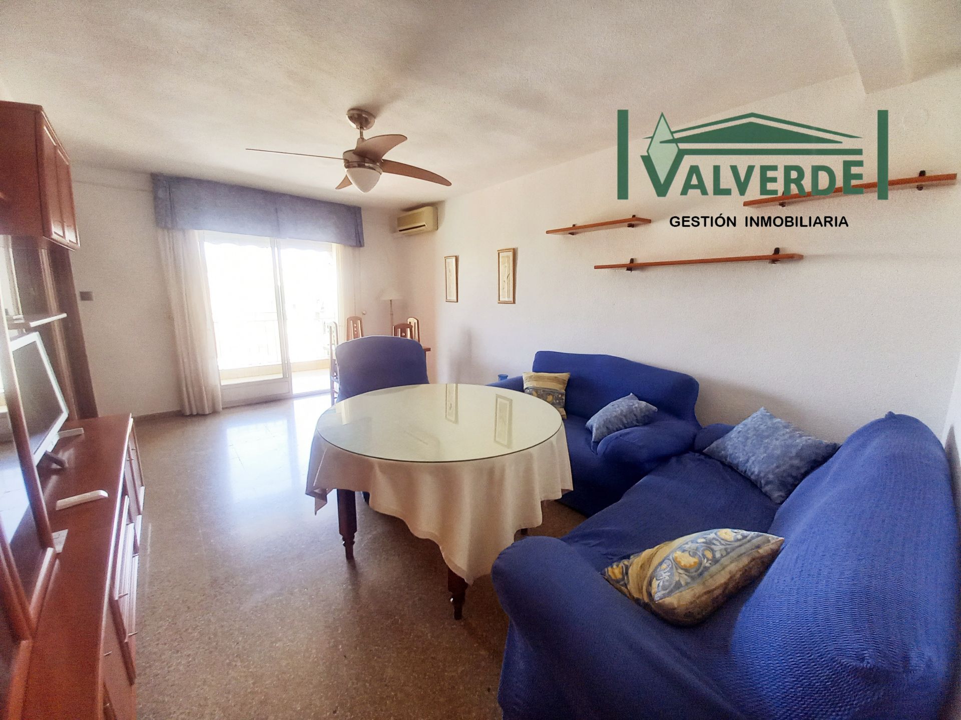 Living room of Flat to rent in  Granada Capital  with Air Conditioner, Heating and Terrace