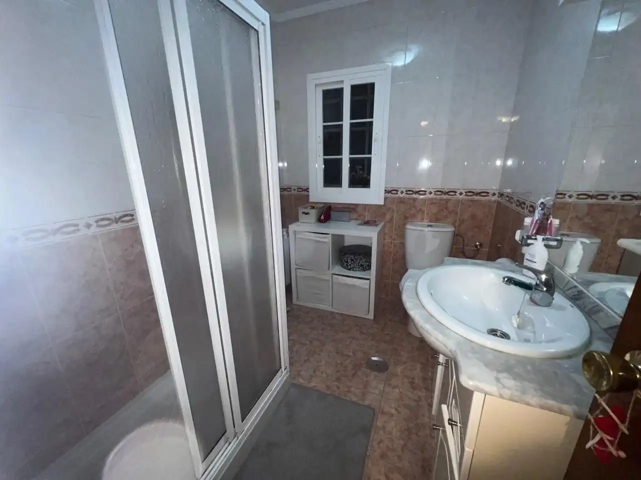 Bathroom of Flat for share in Ourense Capital   with Heating, Furnished and Balcony
