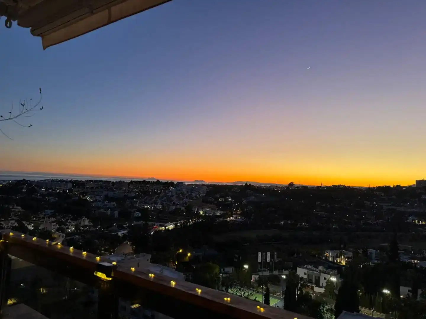 Außenansicht von Wohnung zur Miete in Marbella mit Klimaanlage, Schwimmbad und Möbliert