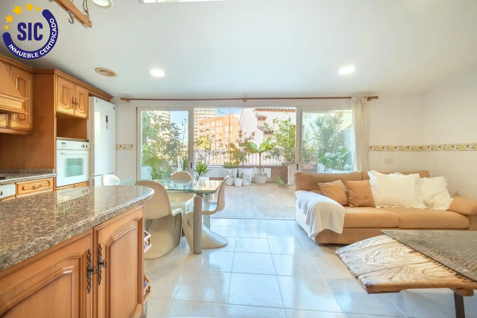 Sala de estar de Edificio en venta en Castellón de la Plana / Castelló de la Plana