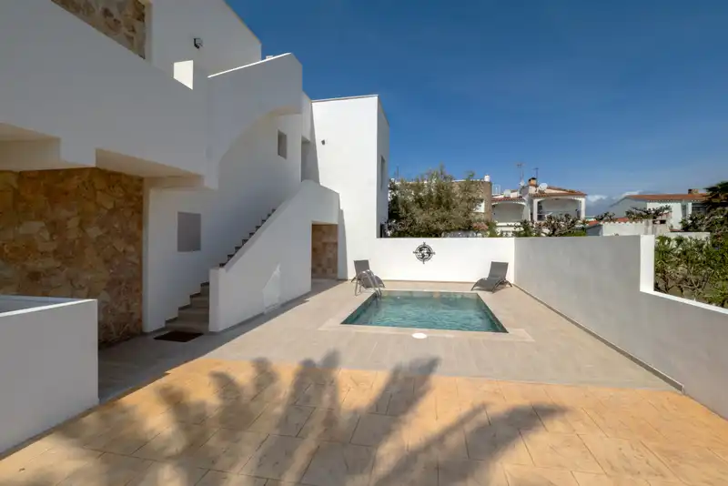 Swimming pool of Attic for sale in Empuriabrava  with Air Conditioner, Heating and Private garden