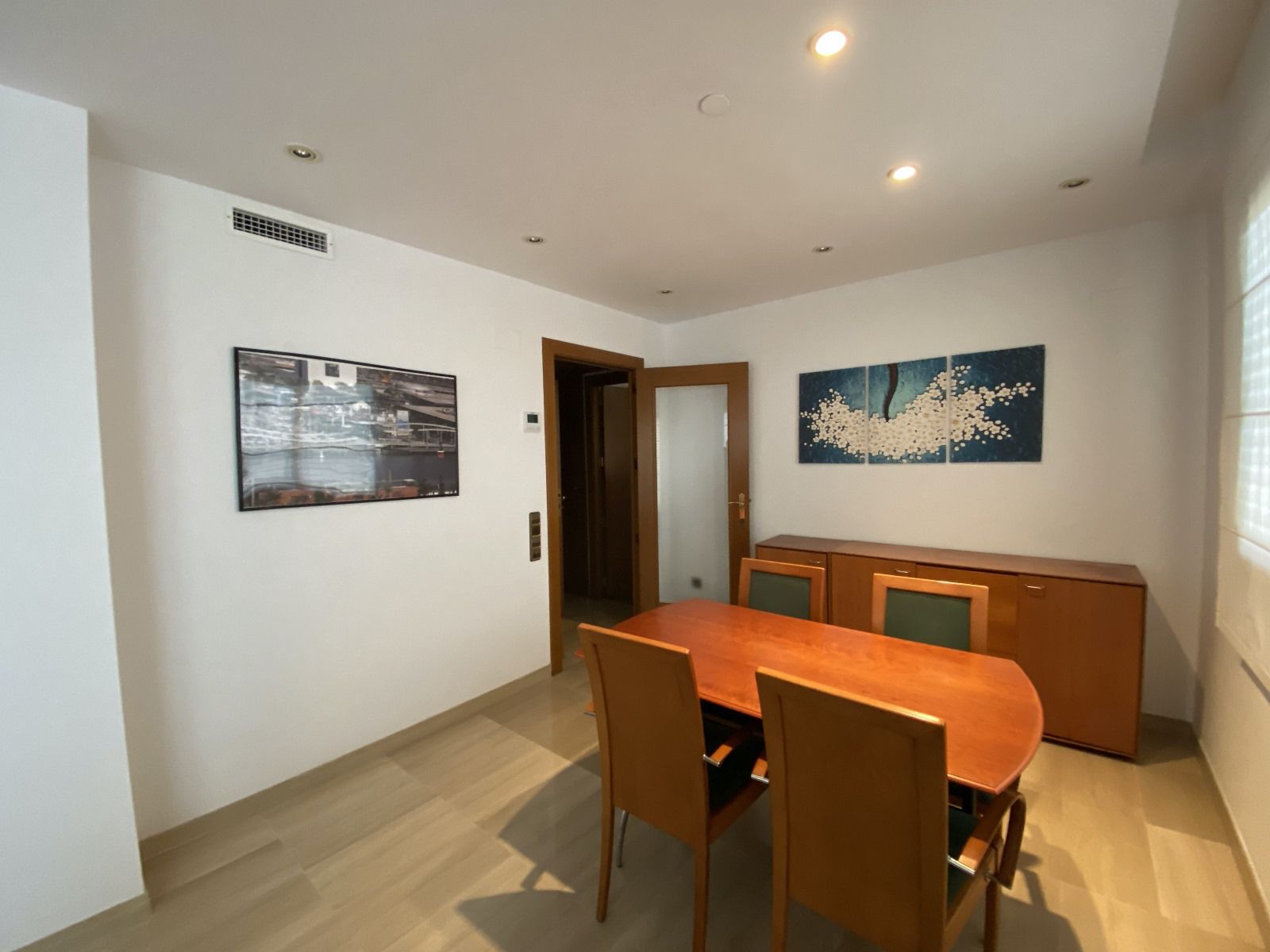 Menjador de Apartament de lloguer en  Barcelona Capital amb Aire condicionat, Calefacció i Terrassa