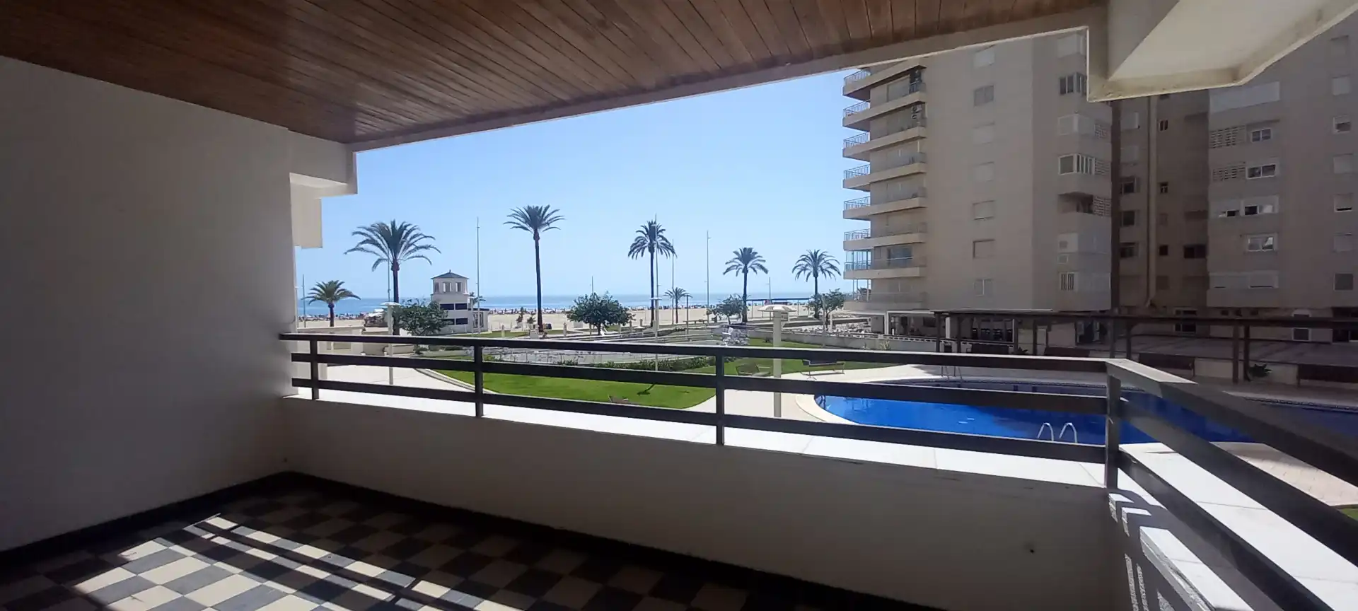 Dormitori de Pis en venda en Gandia amb Terrassa, Traster i Piscina comunitària