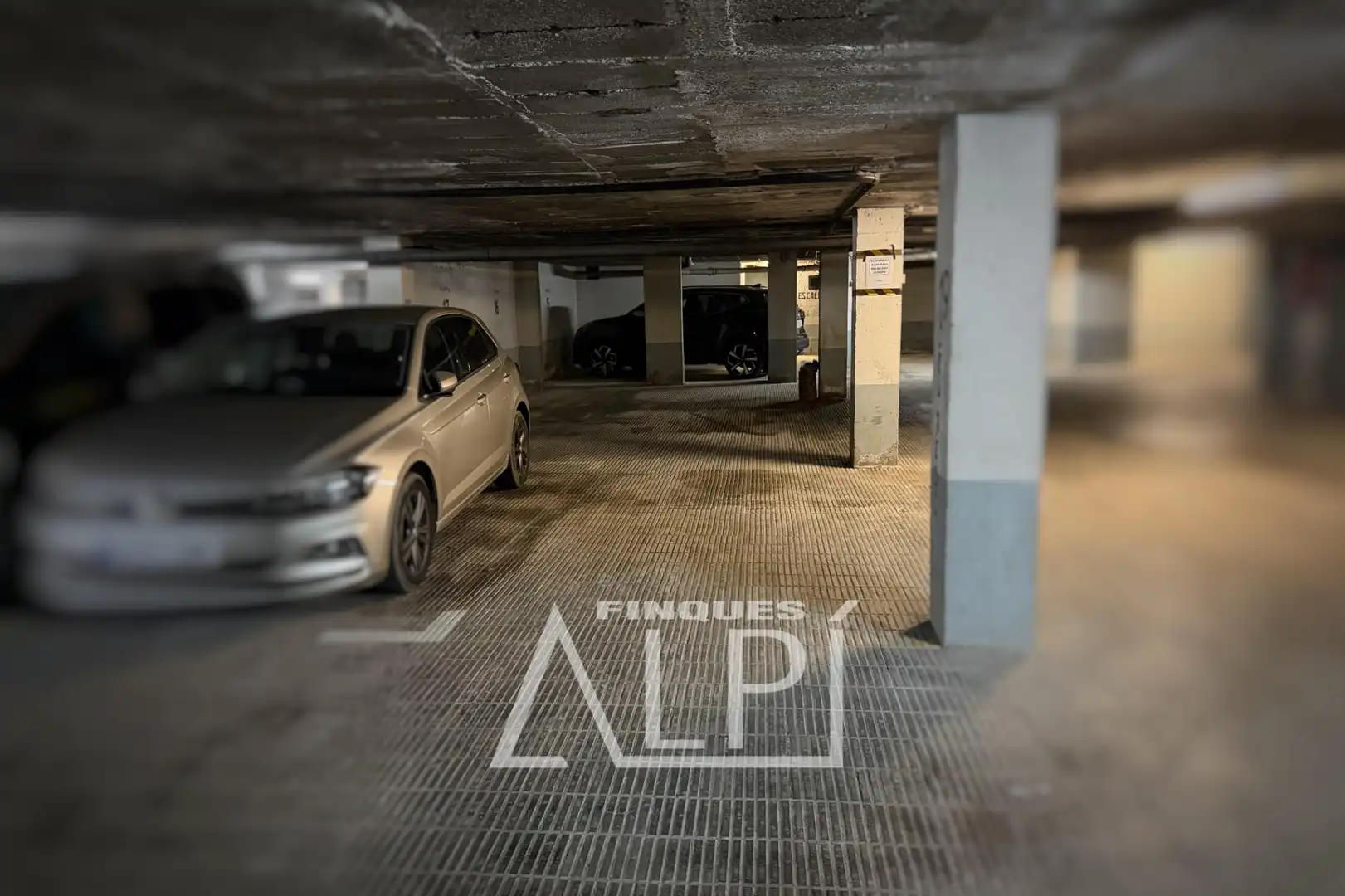 Parking of Apartments for sale in Alp  with Heating, Storage room and Furnished