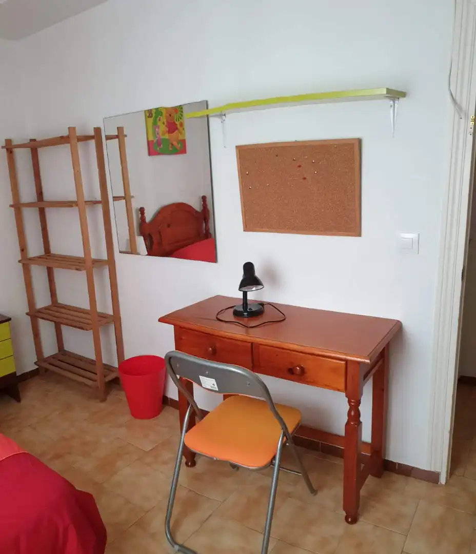 Habitación de Piso de alquiler en Sevilla con Aire acondicionado, Amueblado y Lavadora