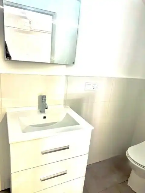 Baño de Nave industrial de alquiler en Marbella