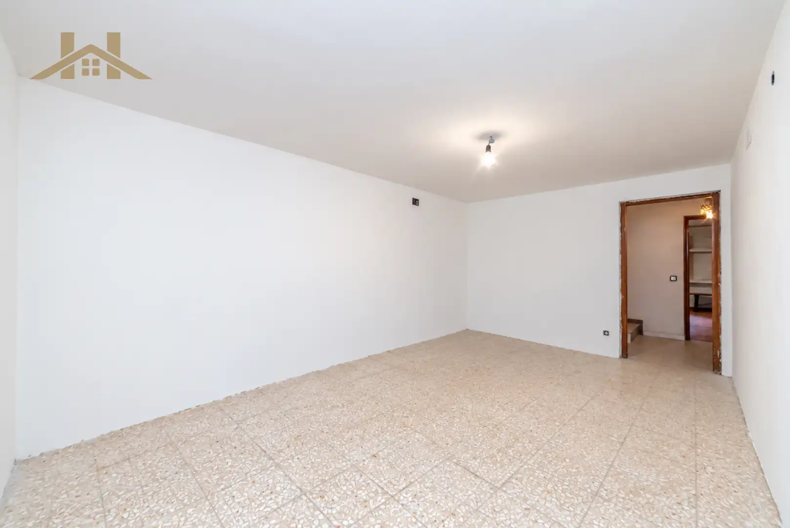 Casa aparellada amb terrassa en venda a Calle de Mercedes de la Cadiniere, imagen 30