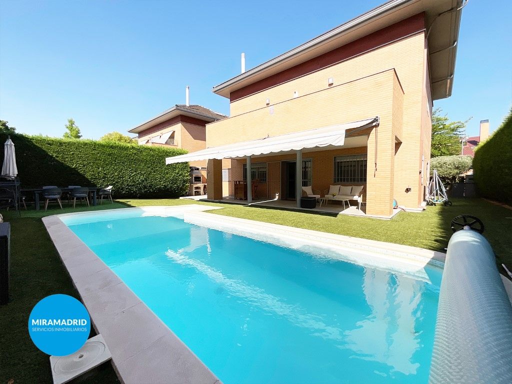 Piscina de Casa o xalet en venda en Paracuellos de Jarama amb Aire condicionat i Piscina