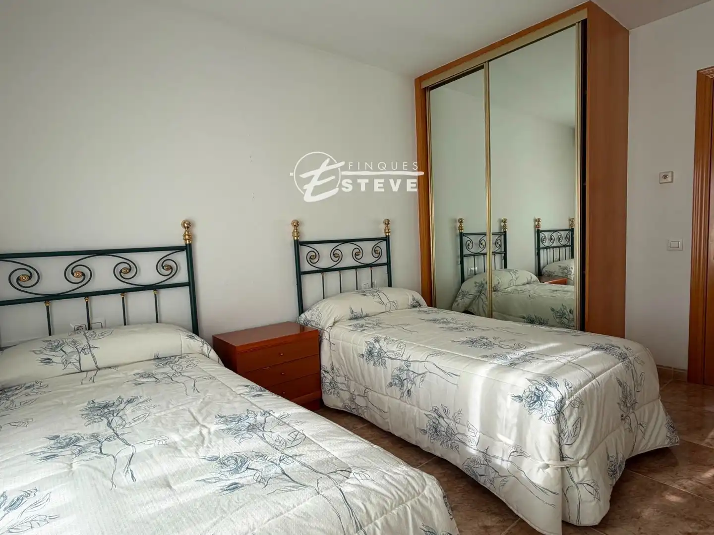 Schlafzimmer von Dachboden zum Verkauf in Calafell mit Klimaanlage, Heizung und Terrasse