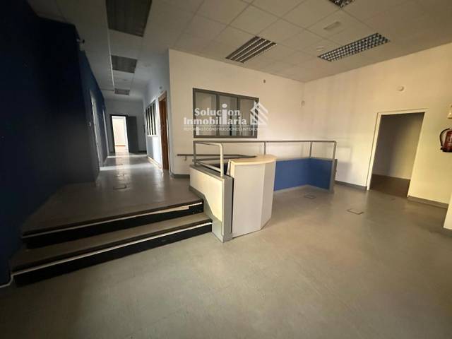 Local comercial en Alquiler en Salesas