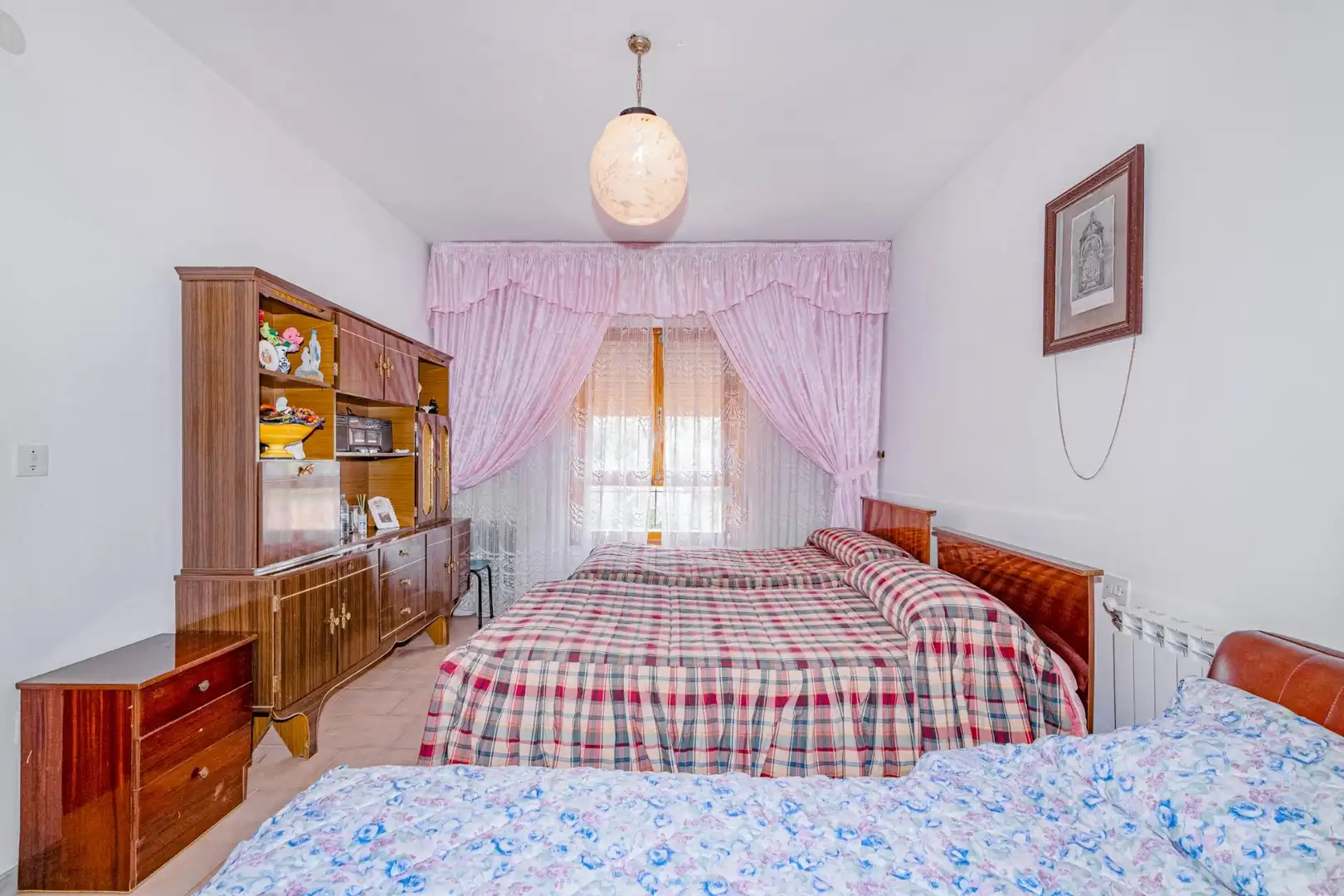 Habitación de Casa o chalet en venta en Baza con Aire acondicionado, Calefacción y Jardín privado