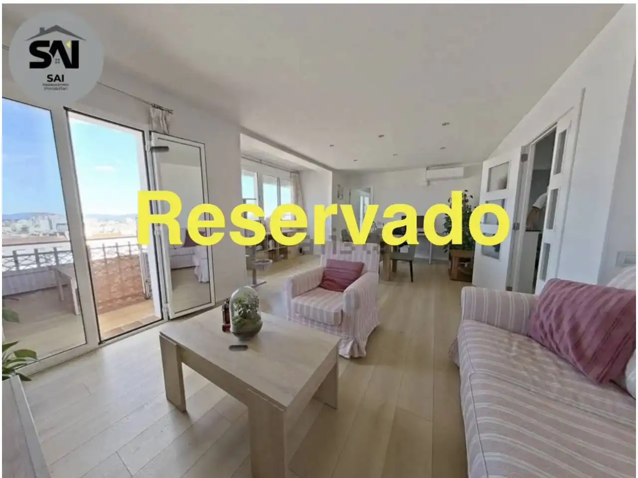 Flat with terrace for sale in Via Aurelia