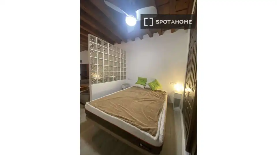 Room in San Matías - Realejo