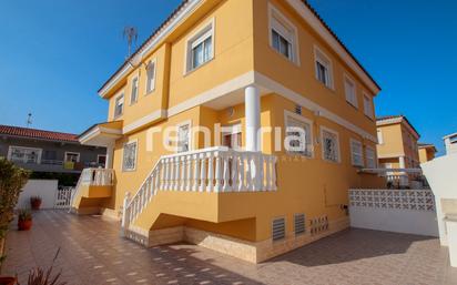 Vista exterior de Casa adosada en venda en Sueca amb Aire condicionat, Terrassa i Balcó